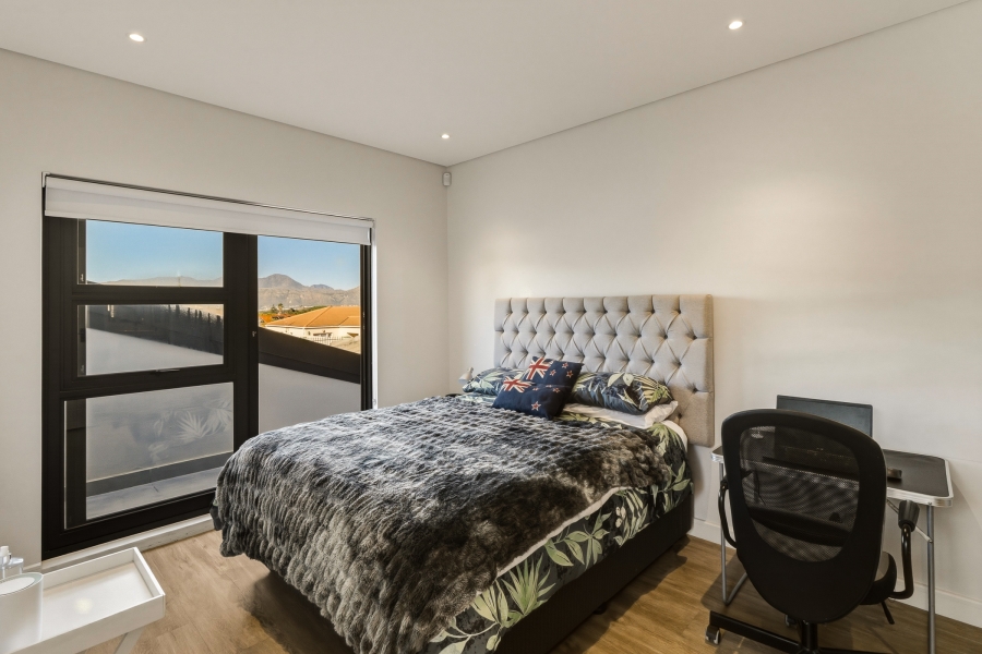 4 Bedroom Property for Sale in Somerset Ridge Western Cape